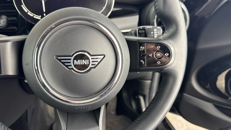 MINI Hatchback 135kW Cooper S Level 2 33kWh 3dr Auto Electric Hatchback